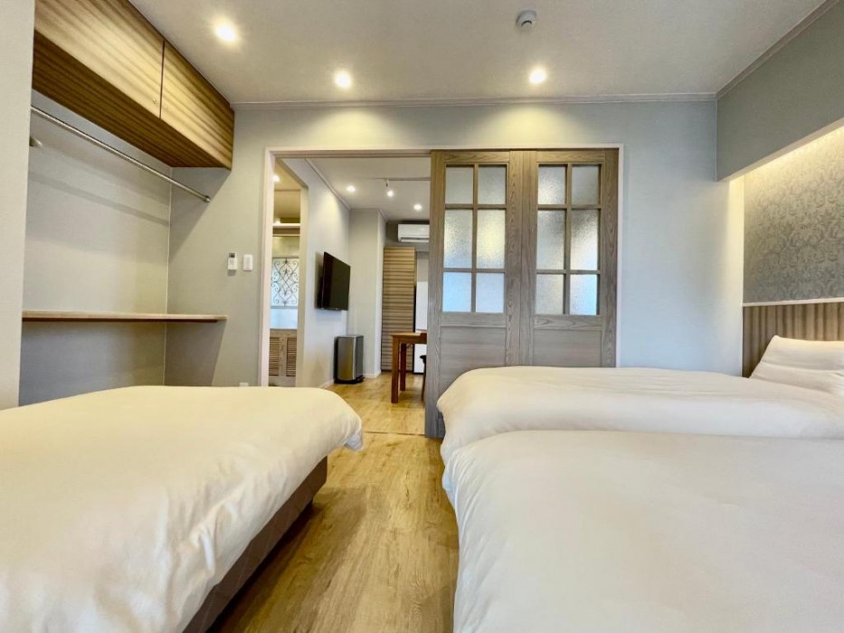 Hotel Tenshi Kan Kumoji 13/57