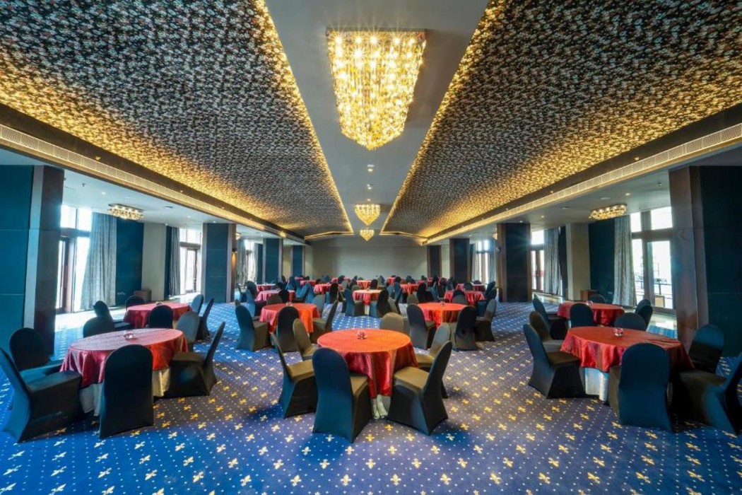 Essentia Luxury Hotel Indore 38/68