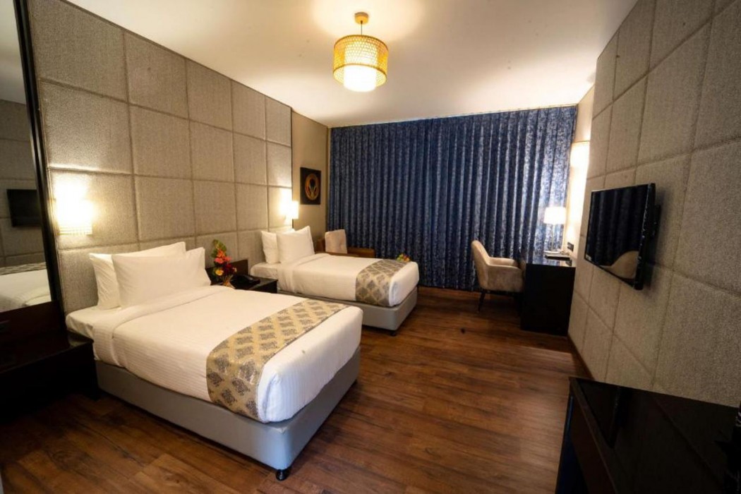 Essentia Luxury Hotel Indore 18/68