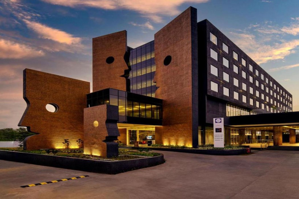 Essentia Luxury Hotel Indore 23/68