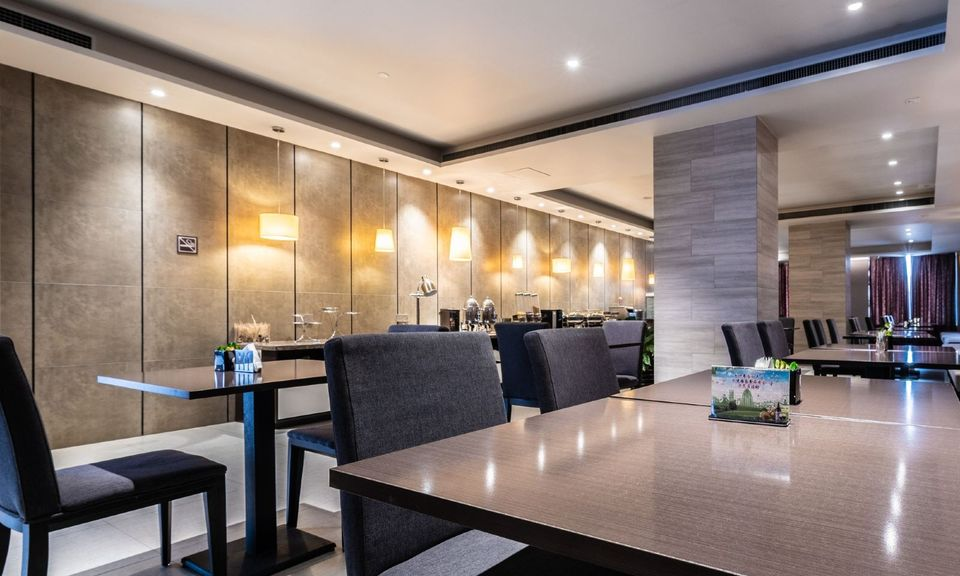 Home Inn Plus(Xiaobailou Metro Station, Nanjing Road, Fifth Avenue, Tianjin) 6/9