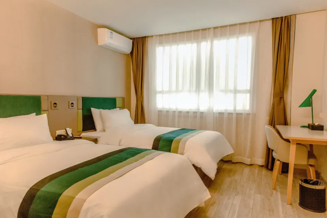 Home Inn (Tianjin West Railway Station) 10/25