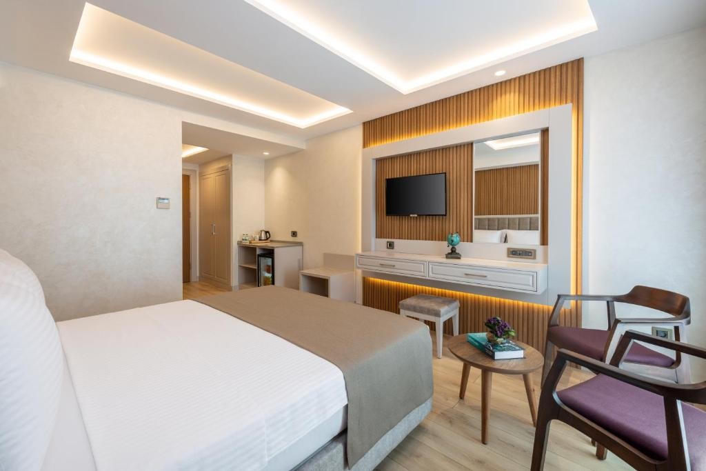 CARINA GOLD HOTEL 10/65