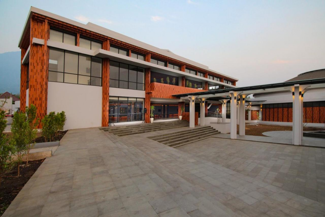 Hotel Santika Premiere Linggarjati 4/49