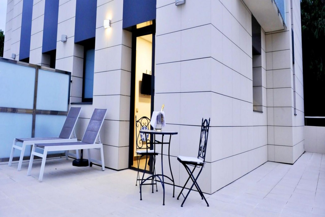 6 Bis HOTEL 37/58