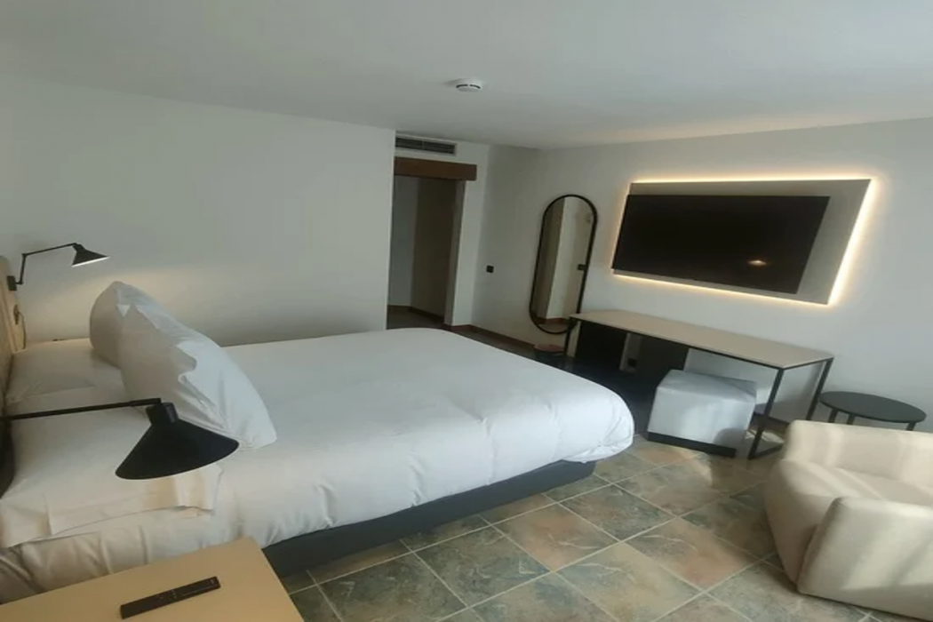4US RIOJA WINE HOTEL 12/41