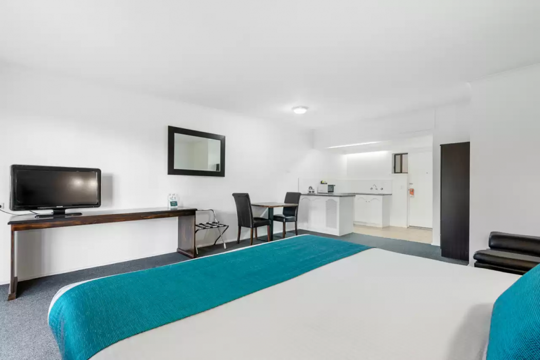 Comfort Inn & Suites Riverland 8/27