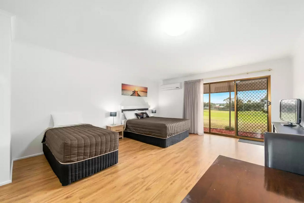 Comfort Inn & Suites Riverland 13/27