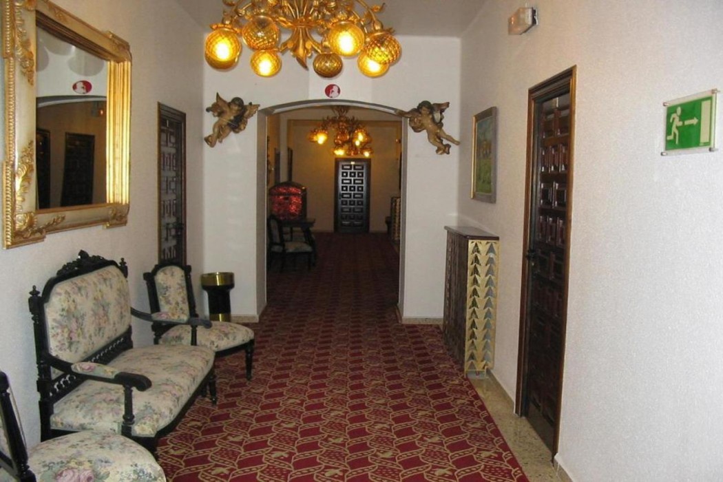 Hotel Nico 12/27