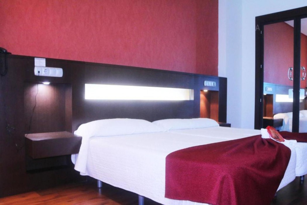 Hotel La Cantuena 11/35
