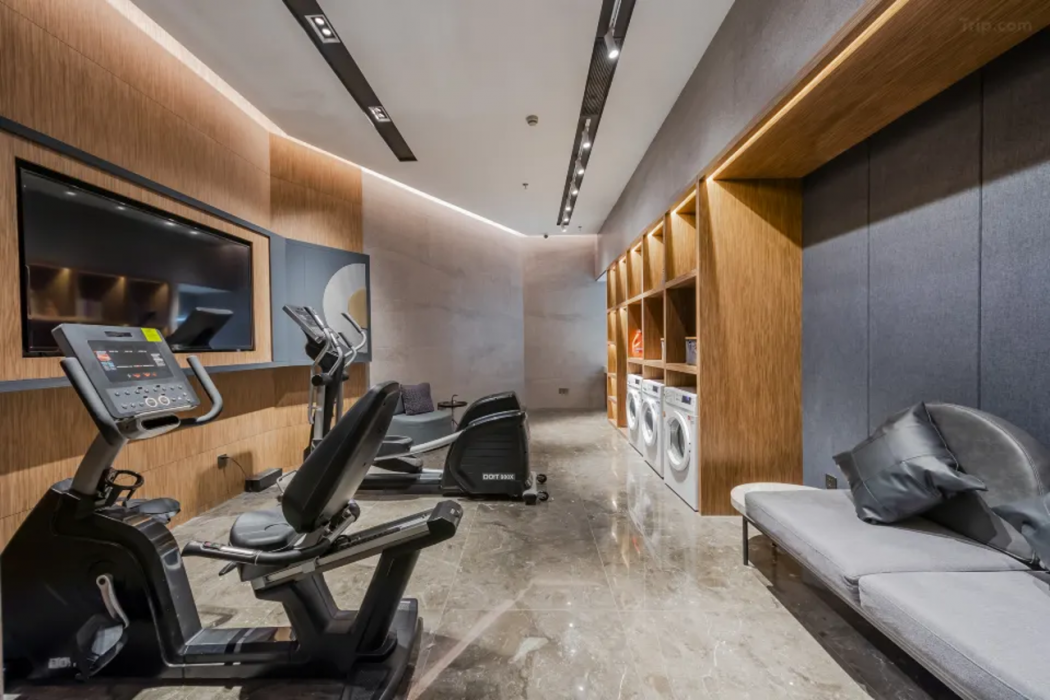 Home inn Aifei Hotel (Shanghai Xintiandi Lujiabang Road Metro Station) 10/10