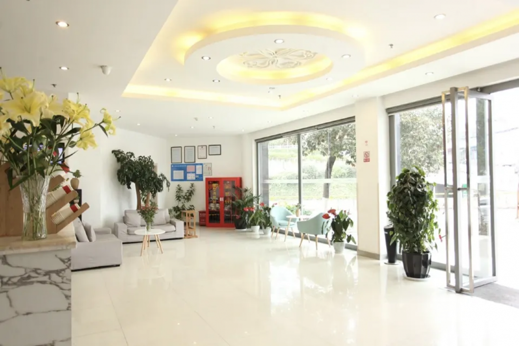 Fairyland Hotel (Kunming Jiaochang Middle Road) 8/8