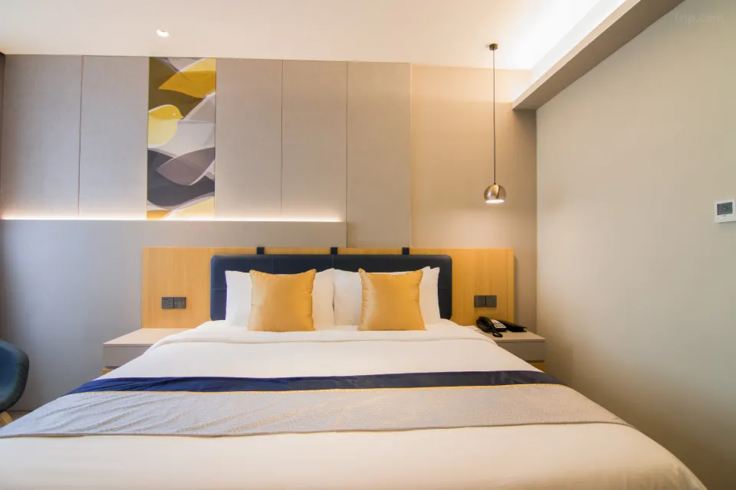 Home Inn Selected (Shanghai Wuning Road Metro Station Anyuan Road) 3/9