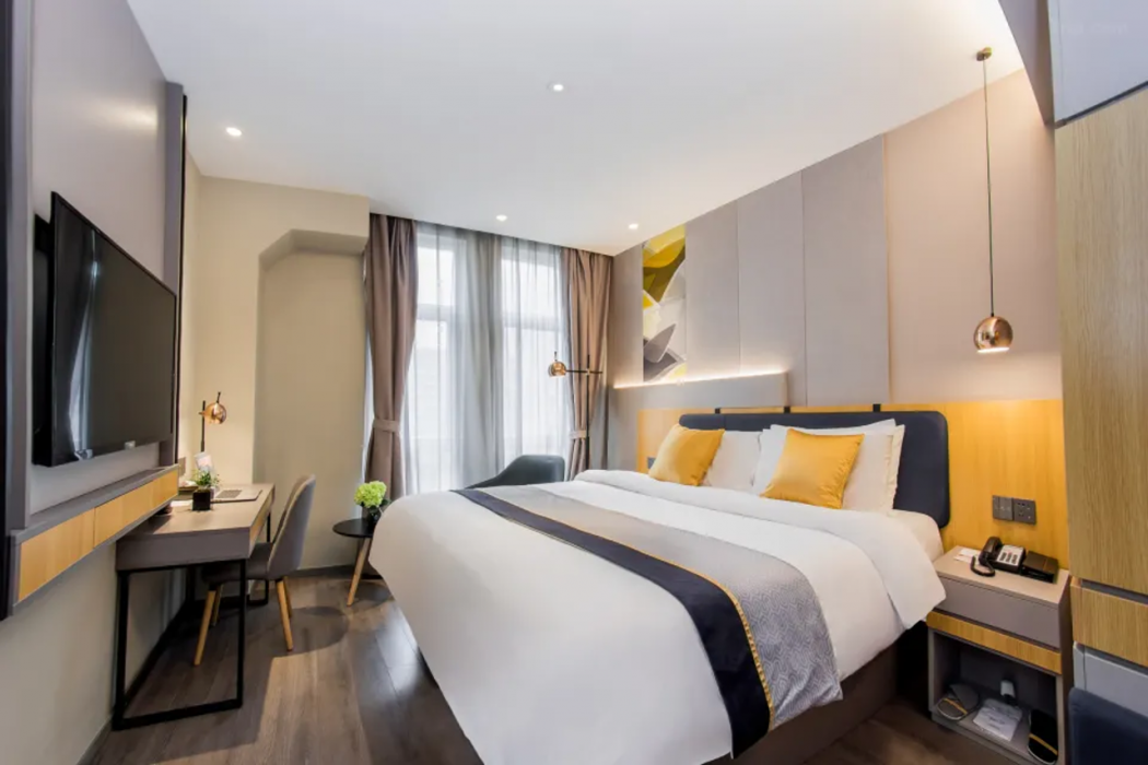 Home Inn Selected (Shanghai Wuning Road Metro Station Anyuan Road) 5/9