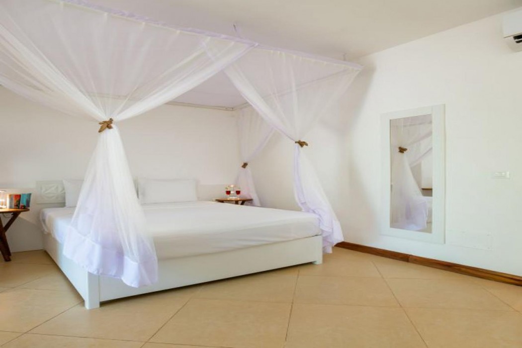 Sandies Baobab Beach Zanzibar 4/12
