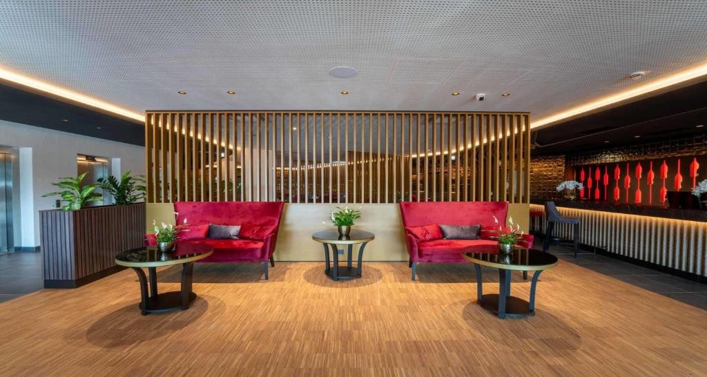 Lobby at PLAZA INN Wiener Neustadt, BW Signature Collection, WIENER NEUSTADT