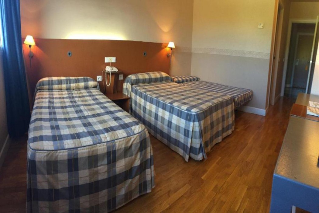 Hotel Azar 12/59