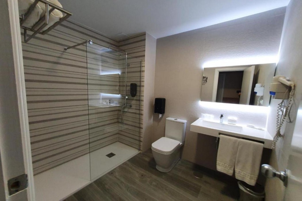 Hotel Azar 11/59