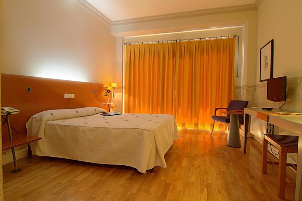 Hotel Azar 14/59