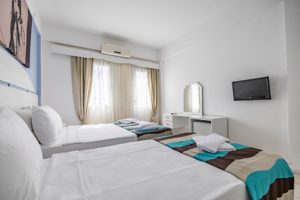 MAXSEA Beach Hotel 12/44