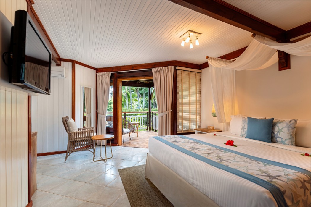 Acajou Beach Resort 8/76