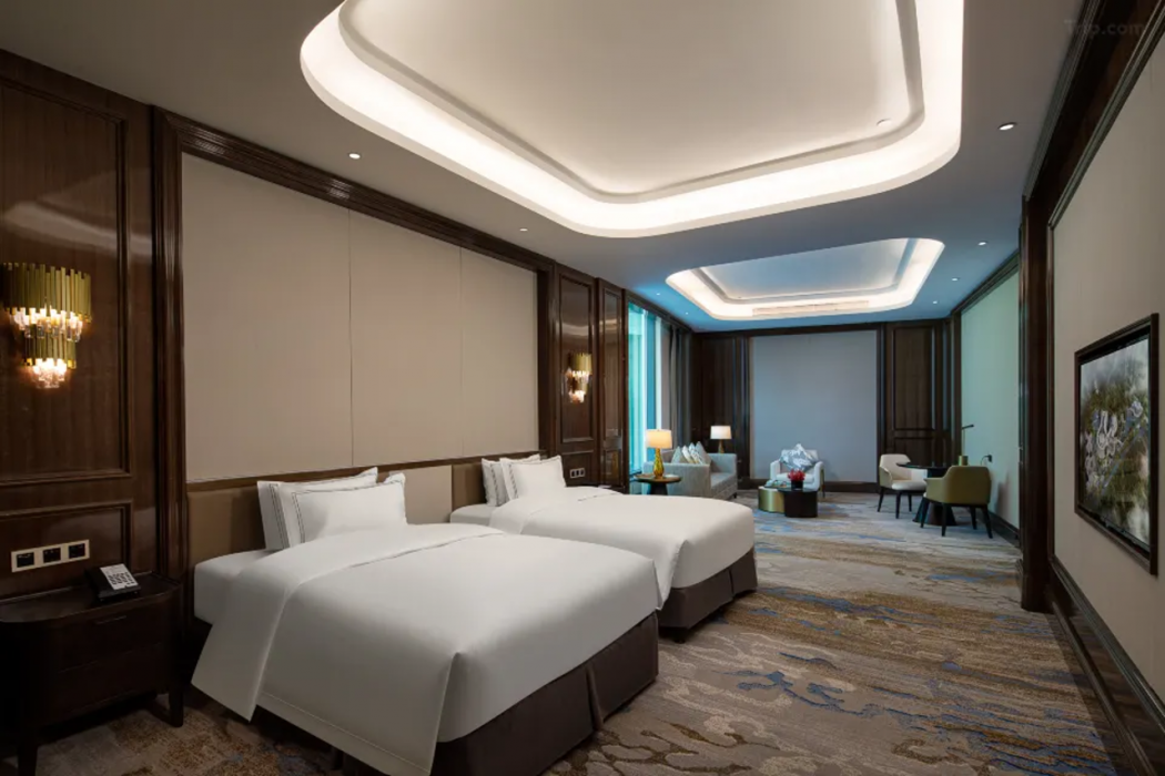 White Swan Hotel (Taizhou International Conference Center) 8/22
