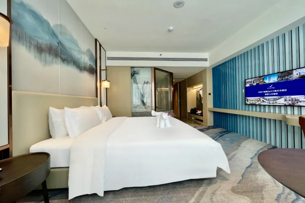 White Swan VYV Hotel 8/57