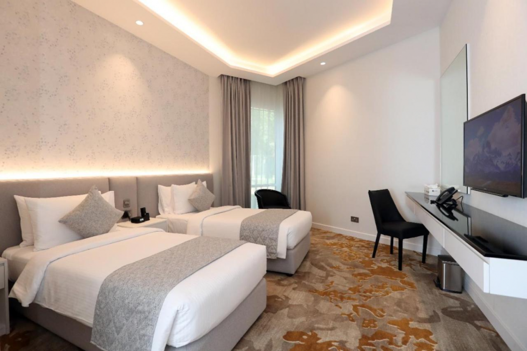 eStay Hotel by Jacobs 12/54