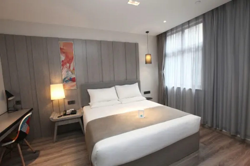Home inn Feiman (Xi an Bell Tower Subway Station Huimin Street Store) 3/5
