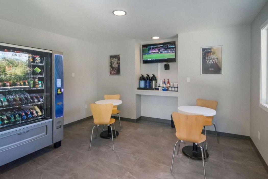 Motel6 Saanichton, BC - Victoria Airport 10/64