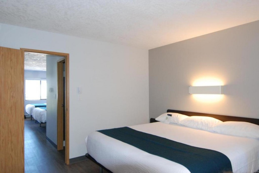 Motel6 Saanichton, BC - Victoria Airport 24/64