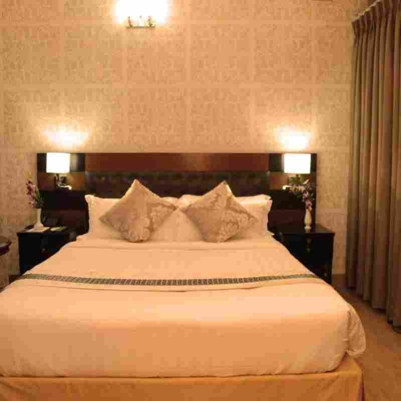 DELUXE DOUBLE ROOM
