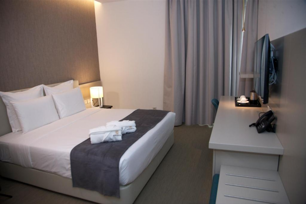 Room at Hotel Continental Horizonte, LUANDA