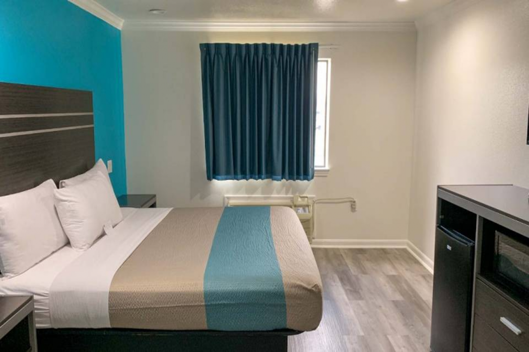 Motel6 Houston, TX – Hwy 249 and Fallbrook 8/44
