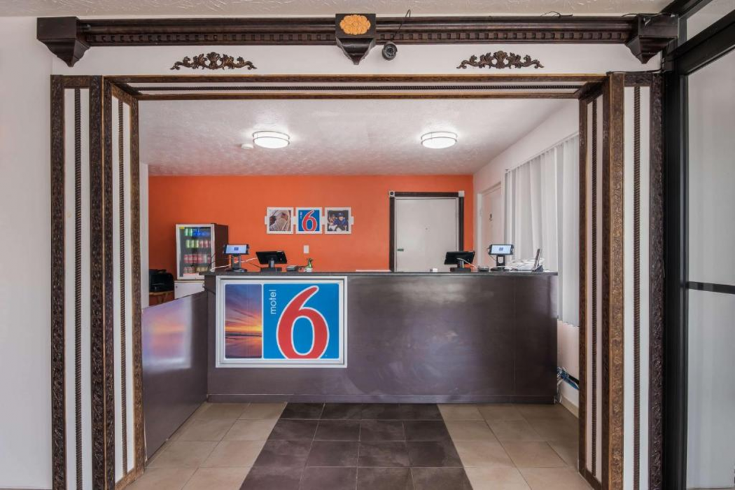 Lobby at Motel6 Attalla AL, ATTALLA - AL