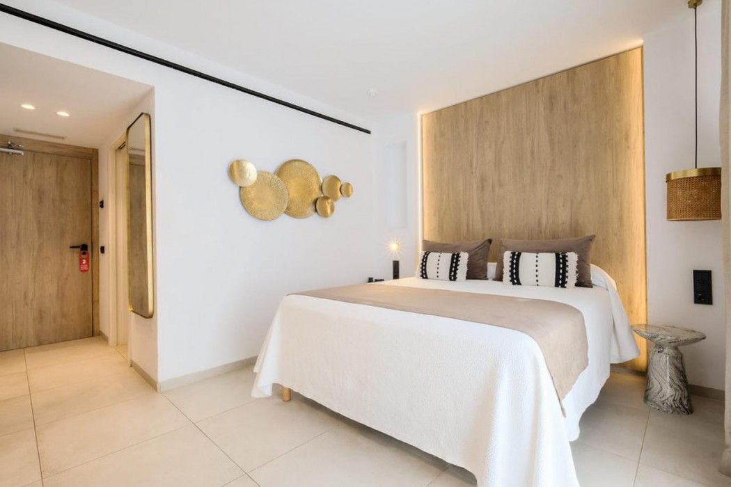 AzuLine Hotel M 7/42