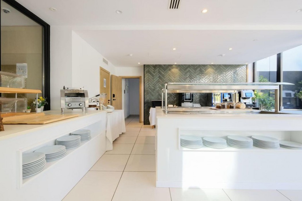 AzuLine Hotel M 25/42