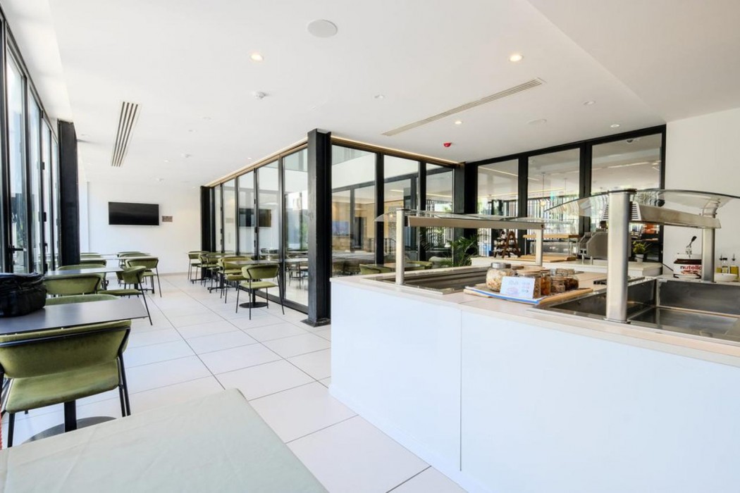 AzuLine Hotel M 24/42
