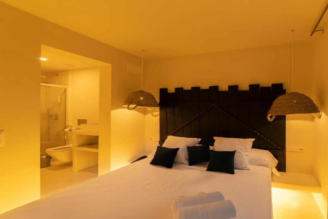PAIISE Hotels 12/58
