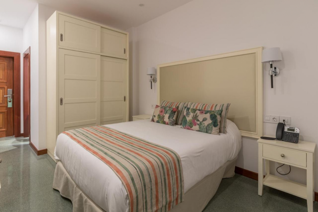 Hotel Holiday Time 13/40