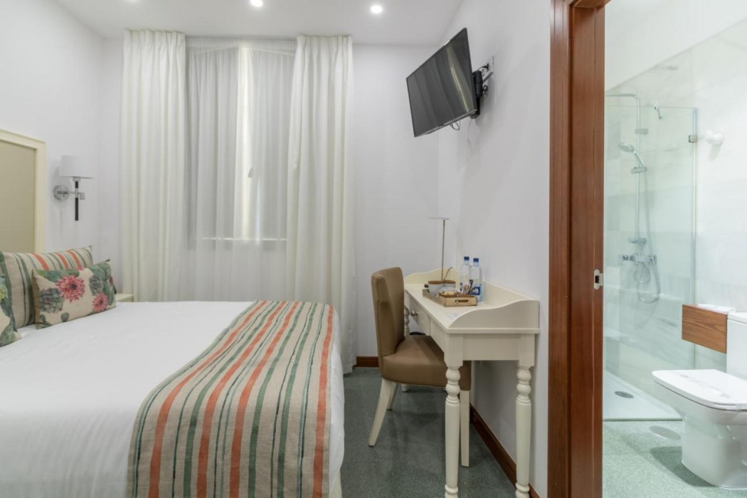 Hotel Holiday Time 12/40
