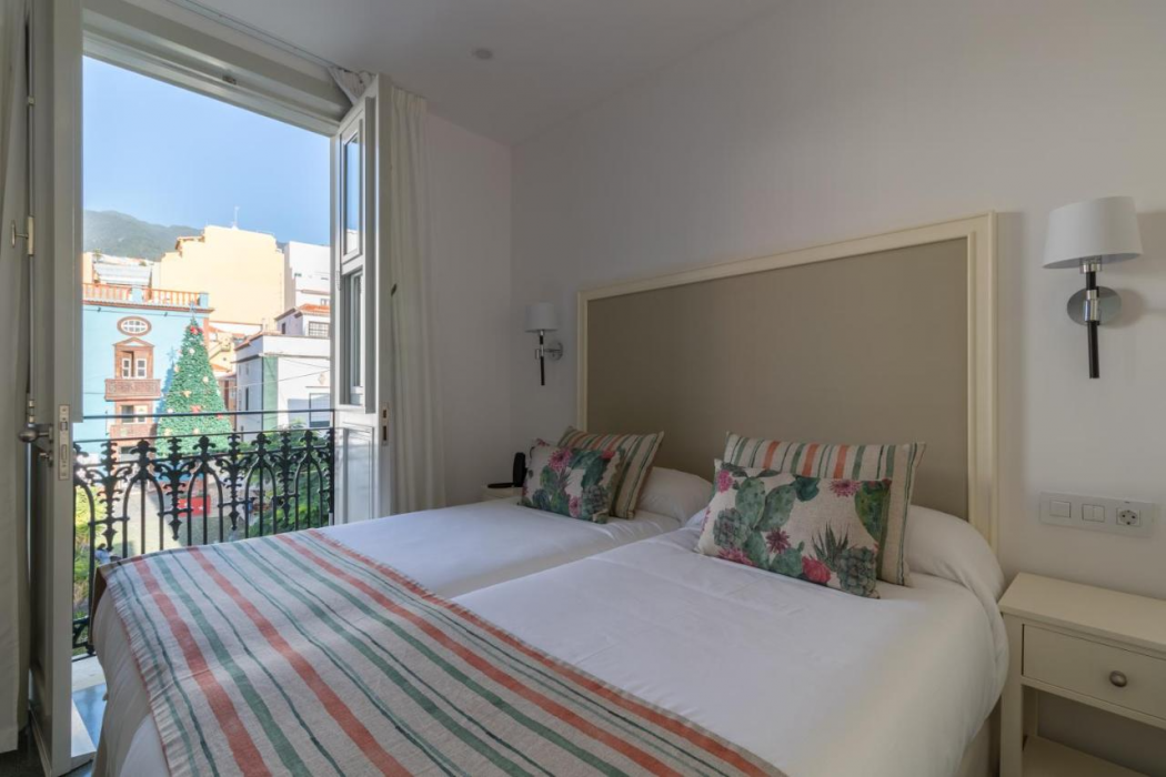 Hotel Holiday Time 18/40