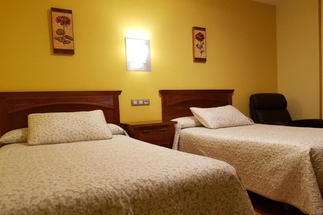 Hotel Reina Isabel 7/57