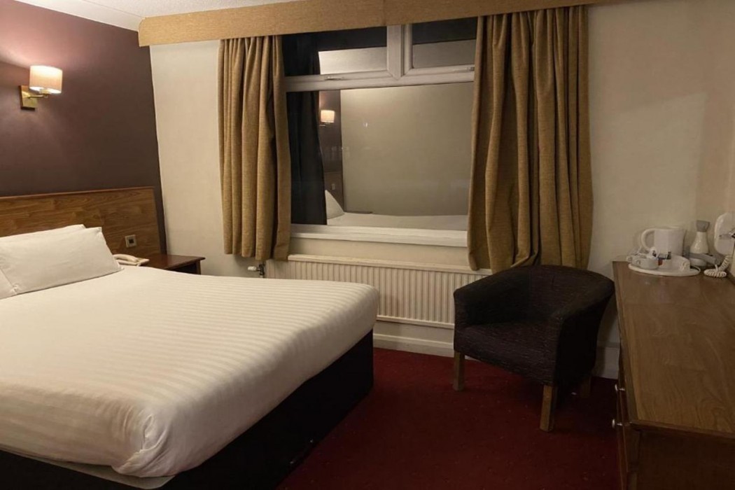 The Greyhound Hotel Leigh 14/32