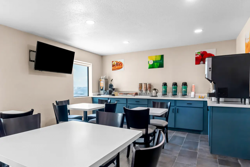 Quality Inn & Suites Port Lavaca Near Lighthouse Beach 20/33