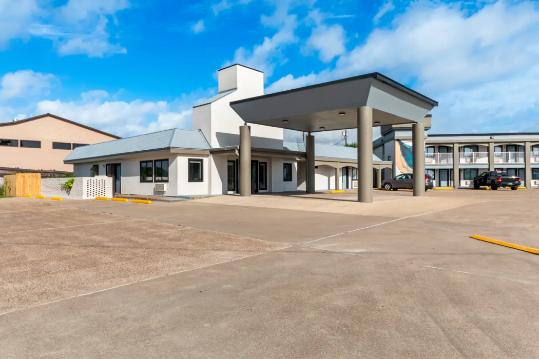 Quality Inn & Suites Port Lavaca Near Lighthouse Beach 3/33