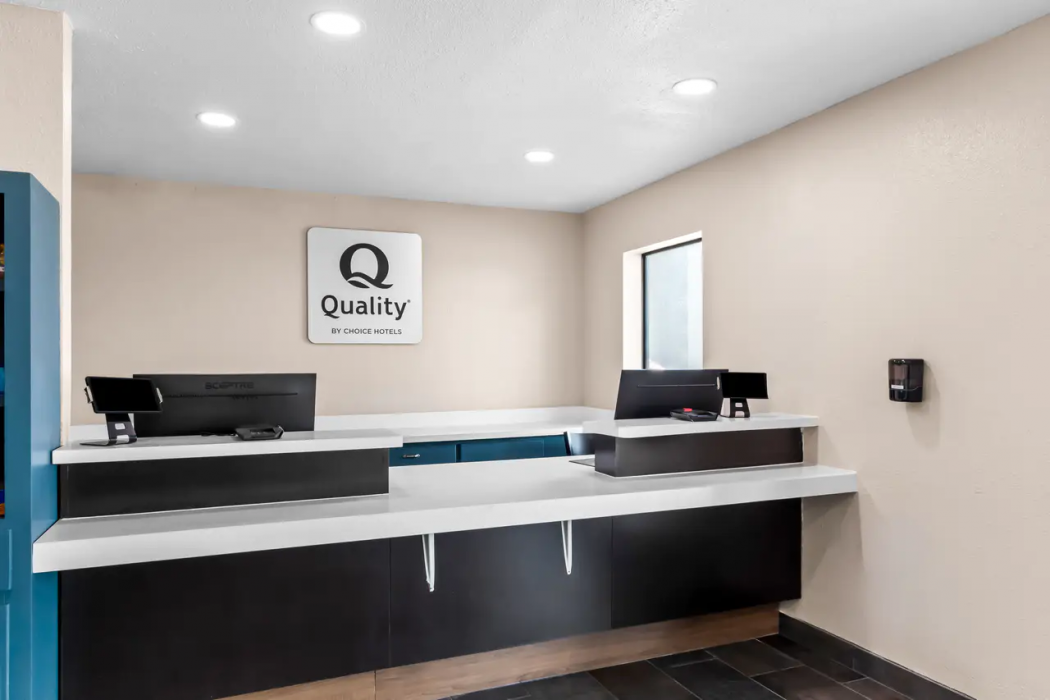 Quality Inn & Suites Port Lavaca Near Lighthouse Beach 4/33