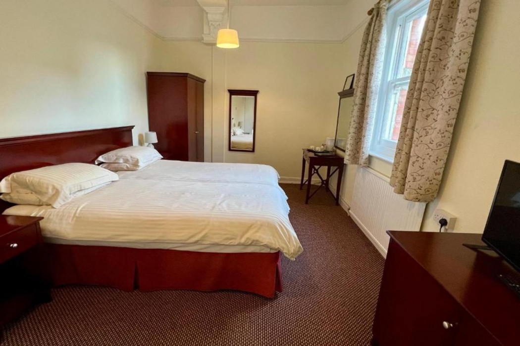 Calverts Hotel - Newport Isle of Wight 13/53