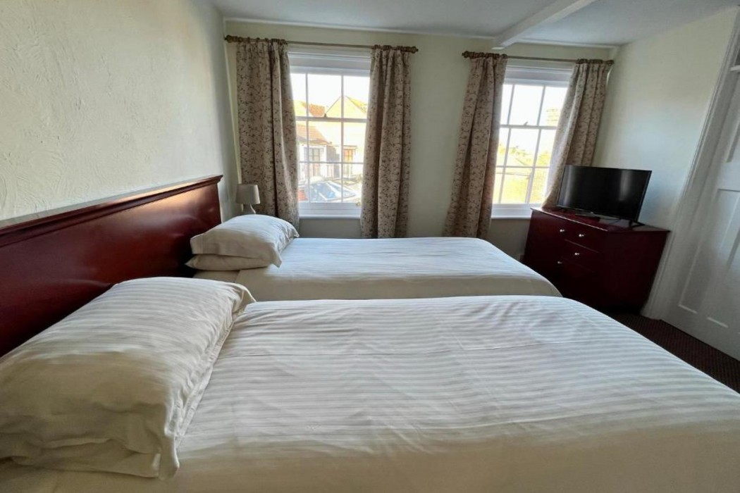 Calverts Hotel - Newport Isle of Wight 9/53