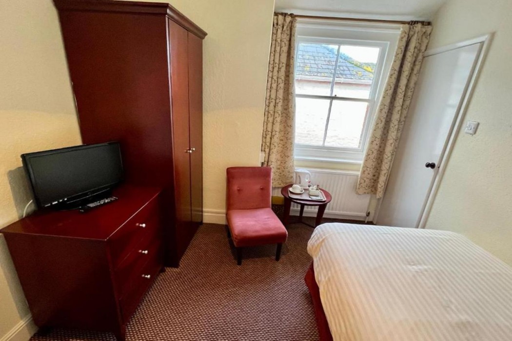 Calverts Hotel - Newport Isle of Wight 10/53